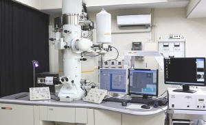Field Emission Transmission Electron Microscope (FE-TEM)